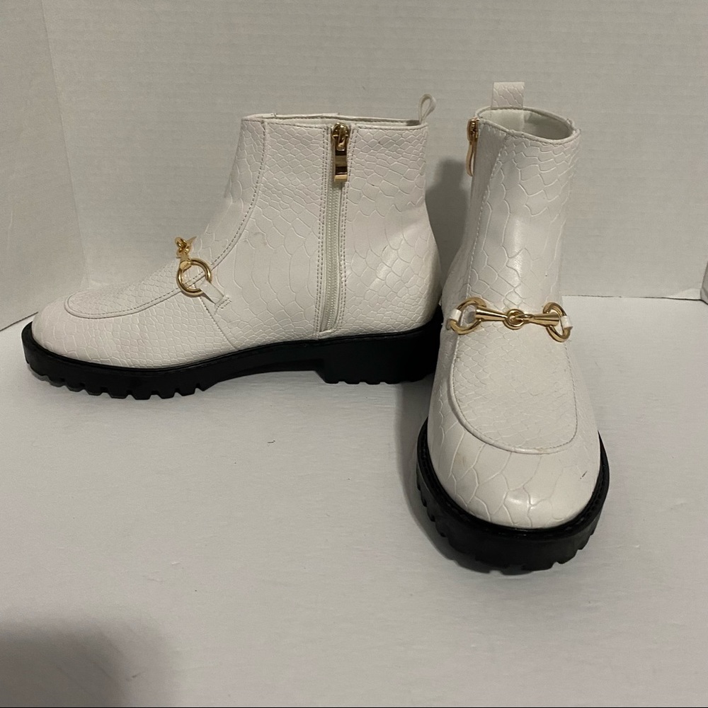 SHE & IN WHITE BUCKLED BOOTIES - Picture 9 of 15